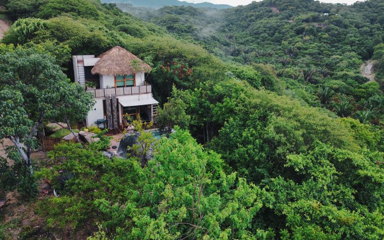 Ecolodge sostenible en la costa de Oaxaca, inversión inmobiliaria ecológica de alta plusvalía en Puerto Escondido
